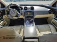 ✅ 2015 Jaguar XJ Portfolio • VIN: SAJWA2GZ8F8V82903 • Lot: 87187465. Wystawiony na Copart z przebiegiem 129 348 mil. Bezpłatny archiwum sprzedaży aukcyjnych z USA i szczegółowy raport historii pojazdu na DreamBid. Zdjęcie 8.