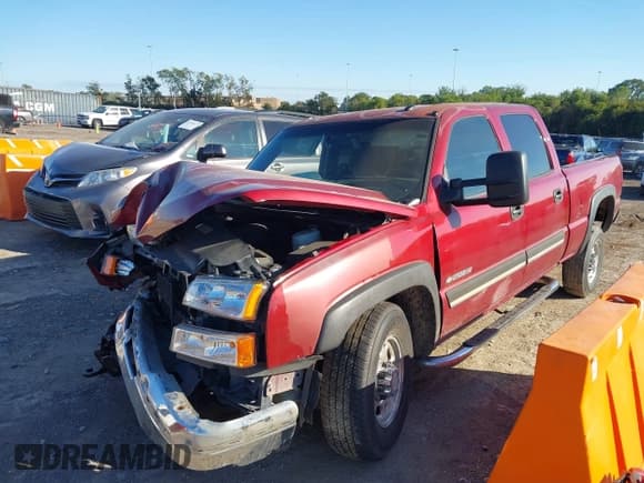 ✅ 2005 Chevrolet Silverado 2500HD LS • VIN: 1GCHK23U35F966564 • Lot: 43402975. Wystawiony na IAAI z przebiegiem 191 257 mil. Bezpłatny archiwum sprzedaży aukcyjnych z USA i szczegółowy raport historii pojazdu na DreamBid. Zdjęcie 17.
