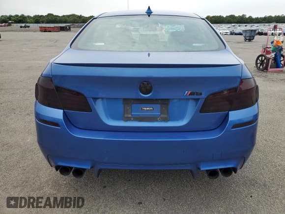 ✅ 2015 BMW M5 • VIN: WBSFV9C50FD594493 • Lot: 67848015. Wystawiony na Copart z przebiegiem 64 934 mil. Bezpłatny archiwum sprzedaży aukcyjnych z USA i szczegółowy raport historii pojazdu na DreamBid. Zdjęcie 6.