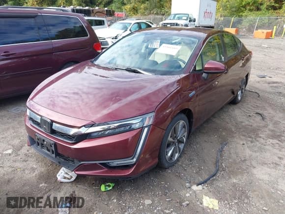 ✅ 2018 Honda Clarity Touring • VIN: JHMZC5F3XJC001913 • Lot: 43301103. Wystawiony na IAAI z przebiegiem 88 380 mil. Bezpłatny archiwum sprzedaży aukcyjnych z USA i szczegółowy raport historii pojazdu na DreamBid. Zdjęcie 17.