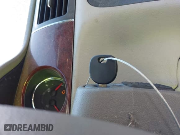 ✅ 2009 Buick Lucerne CXL-3 • VIN: 1G4HD57M59U100285 • Lot: 43317034. Listed on IAAI with 241,027 mi. Free auction sales archive from the USA and detailed vehicle history report at DreamBid. Image 11.