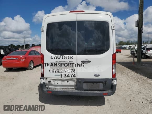 ✅ 2016 Ford Transit XL • VIN: 1FBZX2CG3GKA52121 • Lot: 87099305. Wystawiony na Copart z przebiegiem 189 460 mil. Bezpłatny archiwum sprzedaży aukcyjnych z USA i szczegółowy raport historii pojazdu na DreamBid. Zdjęcie 6.