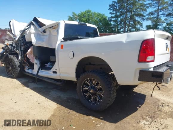 ✅ 2018 Ram 2500 Tradesman • VIN: 3C6UR5CL9JG209350 • Lot: 42074060. Wystawiony na IAAI z przebiegiem Nie podano. Bezpłatny archiwum sprzedaży aukcyjnych z USA i szczegółowy raport historii pojazdu na DreamBid. Zdjęcie 3.
