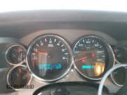 ✅ 2014 GMC Sierra 2500HD SLE • VIN: 1GT120CG1EF160867 • Lot: 48971075. Wystawiony na Copart z przebiegiem 194 570 mil. Bezpłatny archiwum sprzedaży aukcyjnych z USA i szczegółowy raport historii pojazdu na DreamBid. Zdjęcie 9.