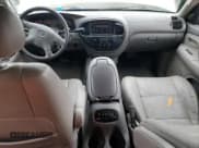 ✅ 2002 Toyota Sequoia SR5 • VIN: 5TDBT44A42S060938 • Лот: 89658405. Опубликован ранее на Copart с пробегом 256 189 миль. Бесплатный доступ к архиву аукционных продаж из США и подробный отчёт об истории автомобиля на DreamBid. Изображение 8.