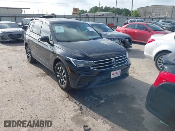 ✅ 2022 Volkswagen Tiguan S • VIN: 3VV1B7AX1NM111438 • Лот: 42532225. Опубликован ранее на IAAI с пробегом Не указан. Бесплатный доступ к архиву аукционных продаж из США и подробный отчёт об истории автомобиля на DreamBid. Изображение 1.