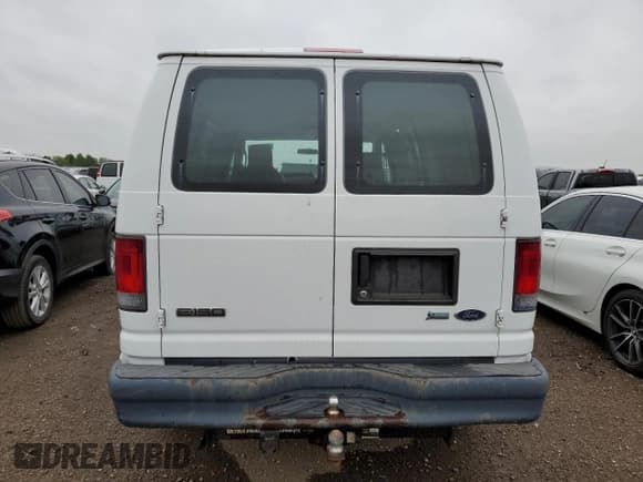 ✅ 2010 Ford Econoline Cargo Commercial • VIN: 1FTNE1EW6ADA22556 • Lot: 57655255. Wystawiony na Copart z przebiegiem 109 290 mil. Bezpłatny archiwum sprzedaży aukcyjnych z USA i szczegółowy raport historii pojazdu na DreamBid. Zdjęcie 6.