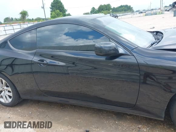 ✅ 2013 Hyundai Genesis Coupe 2.0T • VIN: KMHHT6KD0DU091858 • Lot: 42923154. Wystawiony na IAAI z przebiegiem 128 246 mil. Bezpłatny archiwum sprzedaży aukcyjnych z USA i szczegółowy raport historii pojazdu na DreamBid. Zdjęcie 13.