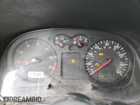 ✅ 2002 Volkswagen Jetta GL • VIN: WVWRK61J82W053511 • Lot: 92180235. Listed on Copart with 337,027 mi. Free auction sales archive from the USA and detailed vehicle history report at DreamBid. Image 9.