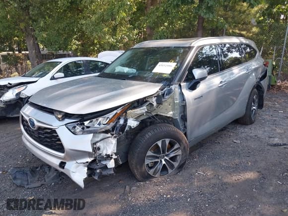 ✅ 2020 Toyota Highlander Hybrid XLE • VIN: 5TDGBRCHXLS500442 • Lot: 43152086. Wystawiony na IAAI z przebiegiem 150 997 mil. Bezpłatny archiwum sprzedaży aukcyjnych z USA i szczegółowy raport historii pojazdu na DreamBid. Zdjęcie 2.