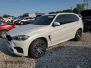 ✅ 2017 BMW X5 M • VIN: 5YMKT6C33H0U39530 • Lot: 70622145. Wystawiony na Copart z przebiegiem 96 324 mil. Bezpłatny archiwum sprzedaży aukcyjnych z USA i szczegółowy raport historii pojazdu na DreamBid. Zdjęcie 1.