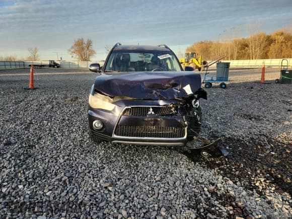 ✅ 2012 Mitsubishi Outlander SE • VIN: JA4AS3AW1CU003614 • Lot: 92849895. Wystawiony na Copart z przebiegiem 230 954 mil. Bezpłatny archiwum sprzedaży aukcyjnych z USA i szczegółowy raport historii pojazdu na DreamBid. Zdjęcie 5.