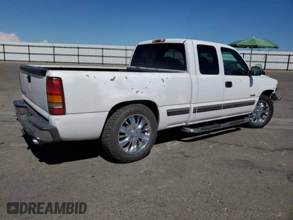 2001 Chevrolet Silverado 1500 LT z VIN 2GCEC19T711379147, wystawiony jako Copart lot #66035605 z przebiegiem 197 533 mil mil oraz Szkoda całkowita • Salvage title. Historia ofert i sprzedaży dostępna na DreamBid. Obrazek 3.
