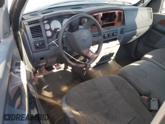2006 Dodge 1500 SLT z VIN 1D7HU16286J140506, wystawiony jako Copart lot #86950944 z przebiegiem 203 265 mil mil oraz Szkoda całkowita • Salvage title. Historia ofert i sprzedaży dostępna na DreamBid. Obrazek 8.