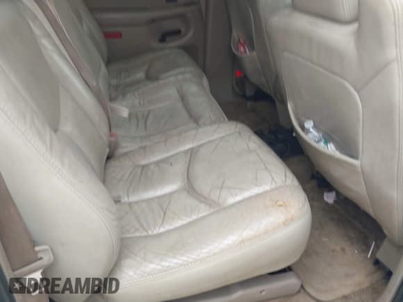 ✅ 2004 Chevrolet Suburban LS • VIN: 1GNEC16Z44J188506 • Лот: 41352678. Опубликован ранее на IAAI с пробегом Не указан. Бесплатный доступ к архиву аукционных продаж из США и подробный отчёт об истории автомобиля на DreamBid. Изображение 8.