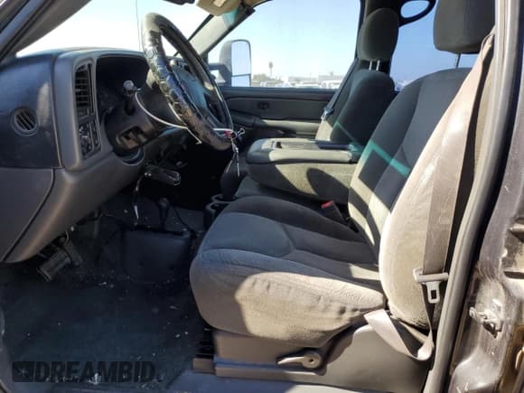 ✅ 2004 Chevrolet Silverado 2500HD LS • VIN: 1GCHK23U84F102821 • Lot: 91680675. Listed on Copart with Not provided. Free auction sales archive from the USA and detailed vehicle history report at DreamBid. Image 7.