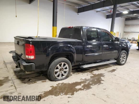 ✅ 2008 GMC Sierra Denali • VIN: 2GTEK638081150016 • Лот: 75709314. Опубликован ранее на Copart с пробегом 174 529 миль. Бесплатный доступ к архиву аукционных продаж из США и подробный отчёт об истории автомобиля на DreamBid. Изображение 3.