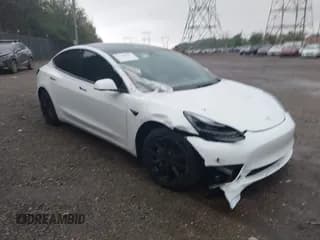✅ 2022 Tesla Model 3 • VIN: 5YJ3E1EAXNF349567 • Lot: 43303787. Wystawiony na IAAI z przebiegiem Nie podano. Bezpłatny archiwum sprzedaży aukcyjnych z USA i szczegółowy raport historii pojazdu na DreamBid. Zdjęcie 1.