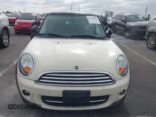 2013 MINI Hardtop with VIN WMWSU3C51DT687156, listed as a IAAI auction lot 42750063 with 93,002 mi miles and . Bid and sale history available at DreamBid. Image 6.