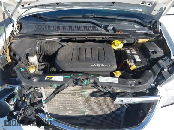 ✅ 2014 Chrysler Town & Country Touring L • VIN: 2C4RC1CG6ER304525 • Lot: 43091323. Listed on IAAI with 151,986 mi. Free auction sales archive from the USA and detailed vehicle history report at DreamBid. Image 10.