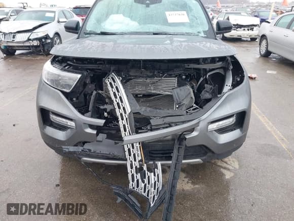 ✅ 2024 Ford Explorer Limited • VIN: 1FMSK8FH9RGA31469 • Lot: 43737830. Wystawiony na IAAI z przebiegiem 41 398 mil. Bezpłatny archiwum sprzedaży aukcyjnych z USA i szczegółowy raport historii pojazdu na DreamBid. Zdjęcie 6.