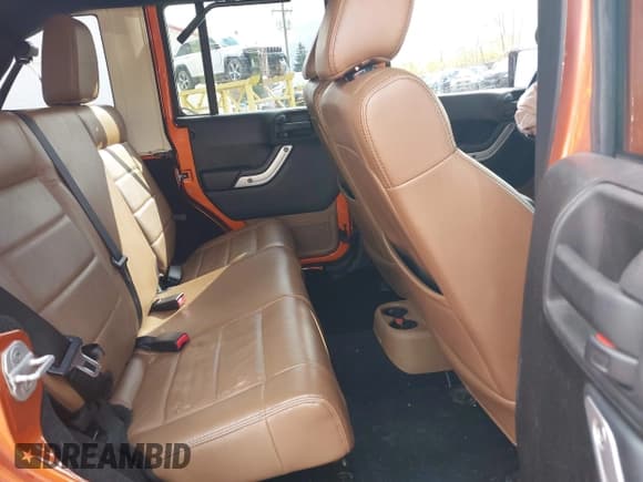 ✅ 2011 Jeep Wrangler Unlimited Sahara • VIN: 1J4BA5H12BL600515 • Лот: 43590220. Опубликован ранее на IAAI с пробегом 101 340 миль. Бесплатный доступ к архиву аукционных продаж из США и подробный отчёт об истории автомобиля на DreamBid. Изображение 8.