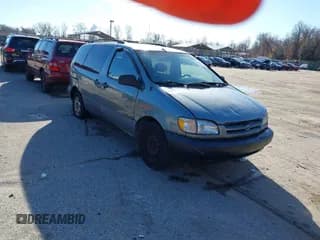 ✅ 2000 Toyota Sienna LE • VIN: 4T3ZF13C4YU296651 • Lot: 43770511. Listed on IAAI with 164,209 mi. Free auction sales archive from the USA and detailed vehicle history report at DreamBid. Image 1.