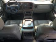 ✅ 2003 GMC Sierra 3500 SLT • VIN: 1GTJC33113F121042 • Lot: 73668454. Wystawiony na Copart z przebiegiem 246 510 mil. Bezpłatny archiwum sprzedaży aukcyjnych z USA i szczegółowy raport historii pojazdu na DreamBid. Zdjęcie 8.