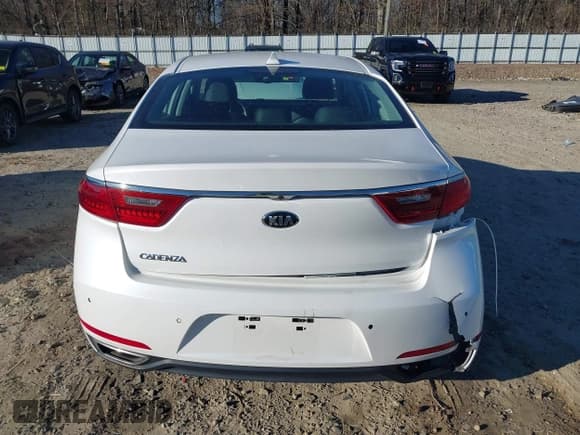 ✅ 2019 Kia Cadenza Premium • VIN: KNALB4J10K5164647 • Lot: 41688795. Listed on IAAI with 56,201 mi. Free auction sales archive from the USA and detailed vehicle history report at DreamBid. Image 16.