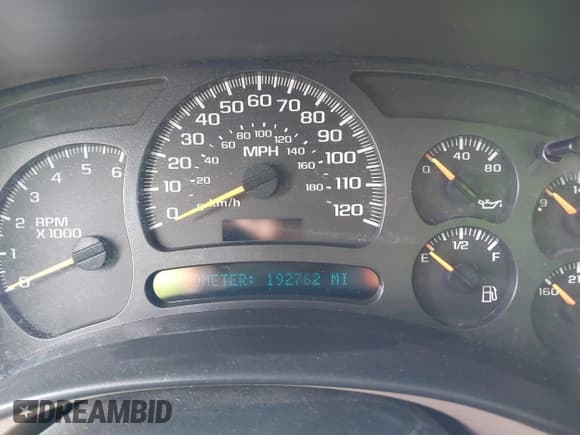 ✅ 2005 Chevrolet Suburban LS • VIN: 3GNEC16Z35G273906 • Лот: 41455660. Опубликован ранее на IAAI с пробегом 192 762 миль. Бесплатный доступ к архиву аукционных продаж из США и подробный отчёт об истории автомобиля на DreamBid. Изображение 6.