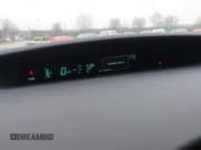 ✅ 2014 Toyota Prius Four • VIN: JTDKN3DU3E1820082 • Lot: 41167904. Wystawiony na IAAI z przebiegiem 134 567 mil. Bezpłatny archiwum sprzedaży aukcyjnych z USA i szczegółowy raport historii pojazdu na DreamBid. Zdjęcie 7.