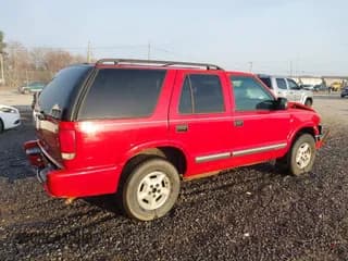 ✅ 2000 Chevrolet Blazer LT • VIN: 1GNDT13W9Y2394720 • Lot: 41771294. Wystawiony na IAAI z przebiegiem 184 681 mil. Bezpłatny archiwum sprzedaży aukcyjnych z USA i szczegółowy raport historii pojazdu na DreamBid. Zdjęcie 4.