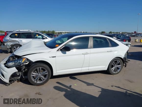 ✅ 2019 Volkswagen Jetta S • VIN: 3VWC57BU8KM061410 • Lot: 43436980. Wystawiony na IAAI z przebiegiem 93 031 mil. Bezpłatny archiwum sprzedaży aukcyjnych z USA i szczegółowy raport historii pojazdu na DreamBid. Zdjęcie 15.