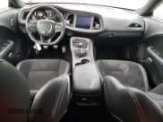 ✅ 2022 Dodge Challenger R/T • VIN: 2C3CDZBT2NH193952 • Lot: 71886054. Wystawiony na Copart z przebiegiem 10 040 mil. Bezpłatny archiwum sprzedaży aukcyjnych z USA i szczegółowy raport historii pojazdu na DreamBid. Zdjęcie 8.