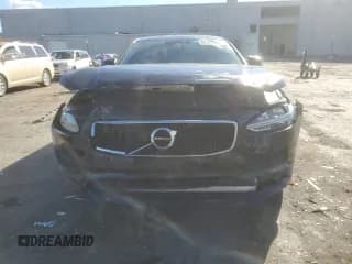 ✅ 2017 Volvo S90 Momentum • VIN: YV1102AK5H1006862 • Лот: 89529905. Опубликован ранее на Copart с пробегом 130 477 миль. Бесплатный доступ к архиву аукционных продаж из США и подробный отчёт об истории автомобиля на DreamBid. Изображение 5.