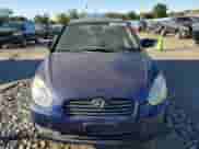 2008 Hyundai Accent GLS z VIN KMHCN46C58U175979, wystawiony jako Copart lot #76786744 z przebiegiem 124 564 mil mil oraz Czysty tytuł • Clean title. Historia ofert i sprzedaży dostępna na DreamBid. Obrazek 5.