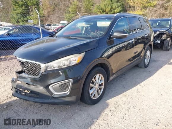 ✅ 2016 Kia Sorento LX • VIN: 5XYPG4A33GG015753 • Lot: 43672489. Wystawiony na IAAI z przebiegiem 201 857 mil. Bezpłatny archiwum sprzedaży aukcyjnych z USA i szczegółowy raport historii pojazdu na DreamBid. Zdjęcie 2.