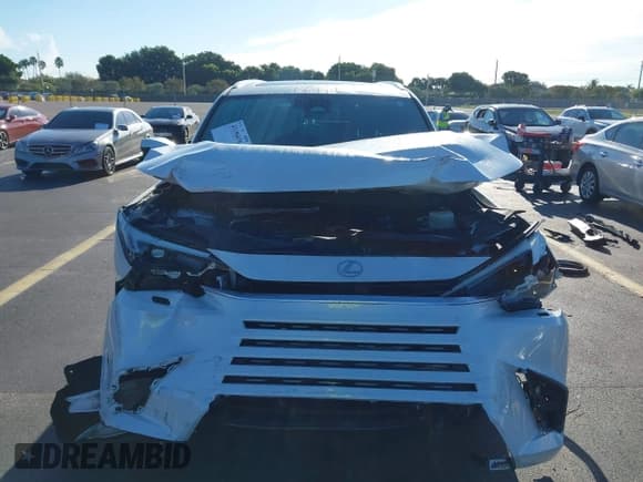 ✅ 2024 Lexus TX 350 Luxury • VIN: 5TDAAAA67RS004941 • Lot: 43196876. Wystawiony na IAAI z przebiegiem 19 957 mil. Bezpłatny archiwum sprzedaży aukcyjnych z USA i szczegółowy raport historii pojazdu na DreamBid. Zdjęcie 13.