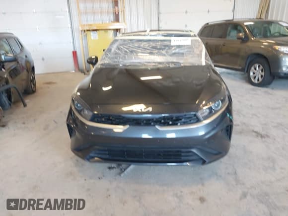 ✅ 2023 Kia Forte LX • VIN: 3KPF24AD0PE513151 • Lot: 43044809. Wystawiony na IAAI z przebiegiem 88 591 mil. Bezpłatny archiwum sprzedaży aukcyjnych z USA i szczegółowy raport historii pojazdu na DreamBid. Zdjęcie 12.