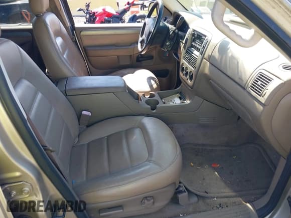 ✅ 2004 Ford Explorer XLT • VIN: 1FMZU73K24UA50765 • Лот: 43260547. Опубликован ранее на IAAI с пробегом 161 733 миль. Бесплатный доступ к архиву аукционных продаж из США и подробный отчёт об истории автомобиля на DreamBid. Изображение 5.