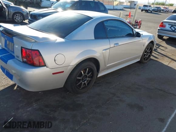 ✅ 2000 Ford Mustang • VIN: 1FAFP4046YF302634 • Лот: 43552678. Опубликован ранее на IAAI с пробегом 216 260 миль. Бесплатный доступ к архиву аукционных продаж из США и подробный отчёт об истории автомобиля на DreamBid. Изображение 4.