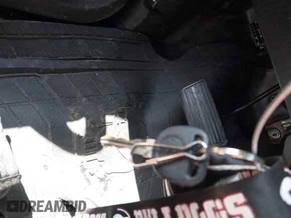 ✅ 2013 Chevrolet Silverado 1500 LT • VIN: 1GCRKSEA3DZ242782 • Lot: 41864436. Listed on IAAI with 85,553 mi. Free auction sales archive from the USA and detailed vehicle history report at DreamBid. Image 11.