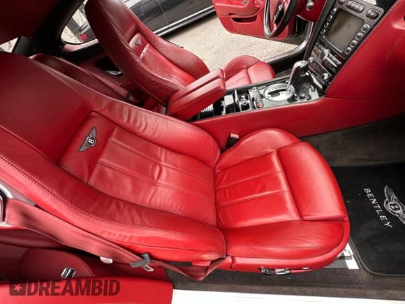 ✅ 2007 Bentley Continental GT • VIN: SCBCR73W17C040241 • Lot: 91603445. Wystawiony na Copart z przebiegiem 92 913 mil. Bezpłatny archiwum sprzedaży aukcyjnych z USA i szczegółowy raport historii pojazdu na DreamBid. Zdjęcie 5.