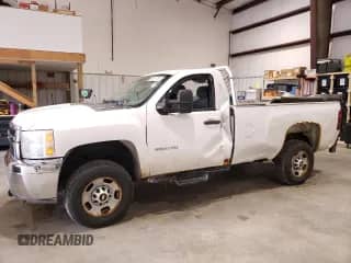 2011 Chevrolet Silverado 2500HD Work Truck z VIN 1GC0KVCG4BZ372164, wystawiony jako Copart lot #68921725 z przebiegiem 67 628 mil mil oraz Czysty tytuł • Clean title. Historia ofert i sprzedaży dostępna na DreamBid. Obrazek 1.