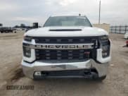 ✅ 2022 Chevrolet Silverado 2500HD LT • VIN: 1GC5YNE73NF120252 • Лот: 65942455. Опубликован ранее на Copart с пробегом 49 202 миль. Бесплатный доступ к архиву аукционных продаж из США и подробный отчёт об истории автомобиля на DreamBid. Изображение 5.
