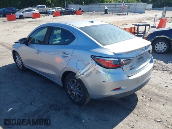 ✅ 2019 Toyota Yaris L • VIN: 3MYDLBYV1KY518746 • Lot: 42727899. Listed on IAAI with 178,000 mi. Free auction sales archive from the USA and detailed vehicle history report at DreamBid. Image 3.