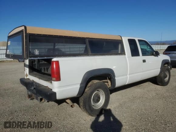 ✅ 1998 GMC Sierra 2500 • VIN: 1GTGK29R2WE511517 • Lot: 46359885. Wystawiony na Copart z przebiegiem 118 186 mil. Bezpłatny archiwum sprzedaży aukcyjnych z USA i szczegółowy raport historii pojazdu na DreamBid. Zdjęcie 3.