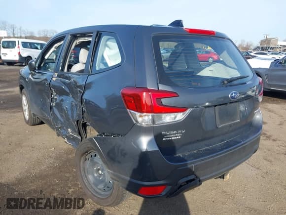 ✅ 2024 Subaru Forester • VIN: JF2SKAAC8RH417674 • Lot: 41863970. Listed on IAAI with 2,724 mi. Free auction sales archive from the USA and detailed vehicle history report at DreamBid. Image 17.