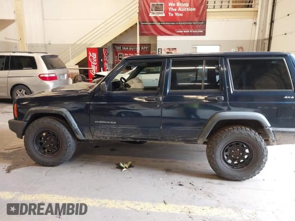 ✅ 1997 Jeep Cherokee SE • VIN: 1J4FJ28S0VL602874 • Lot: 42439021. Wystawiony na IAAI z przebiegiem 85 810 mil. Bezpłatny archiwum sprzedaży aukcyjnych z USA i szczegółowy raport historii pojazdu na DreamBid. Zdjęcie 14.