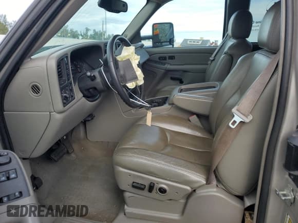 ✅ 2005 Chevrolet Silverado 2500HD LT • VIN: 1GCHK29255E277525 • Lot: 81820165. Listed on Copart with 116,723 mi. Free auction sales archive from the USA and detailed vehicle history report at DreamBid. Image 7.